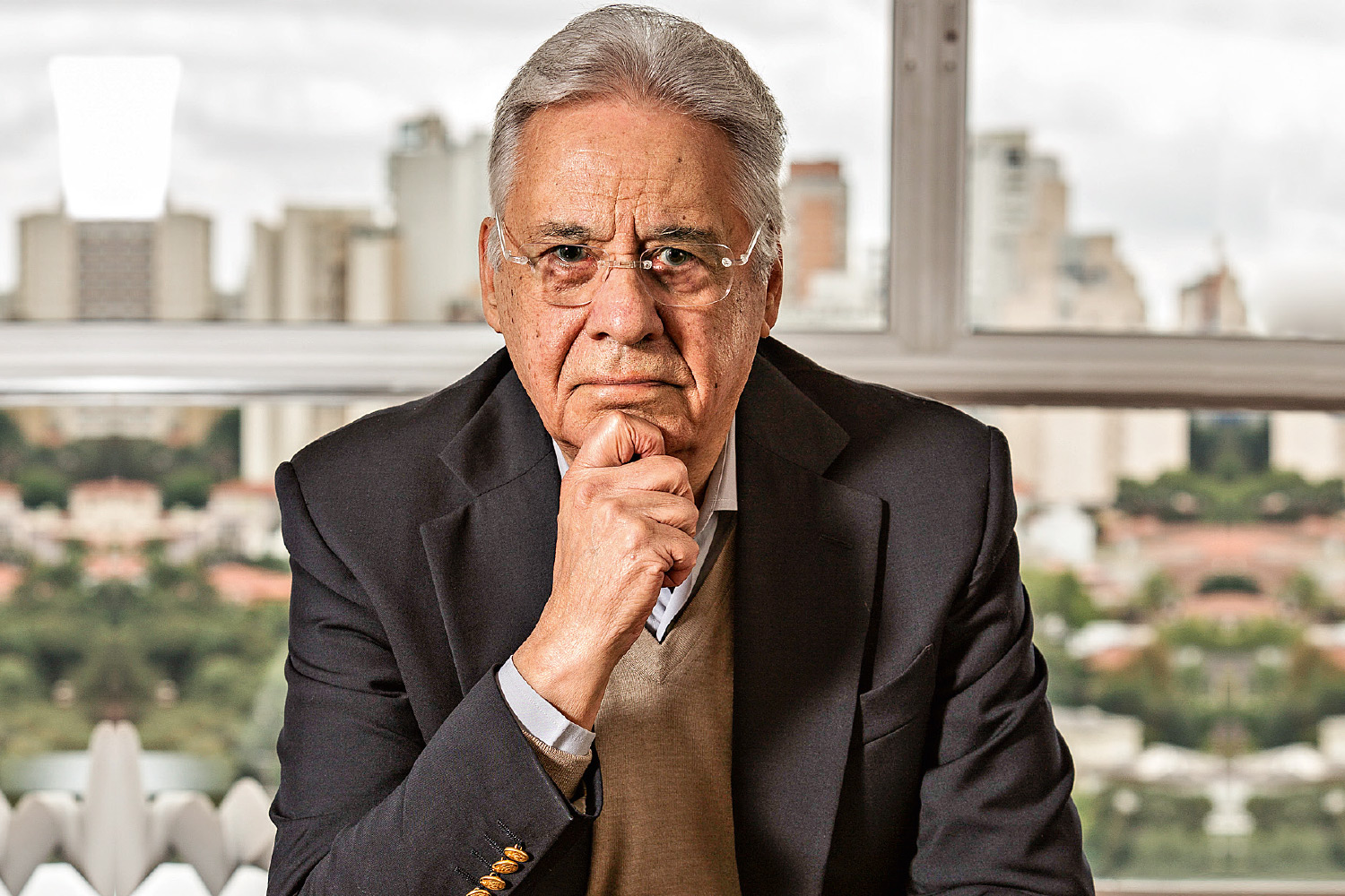 Em carta aos eleitores, FHC pede serenidade e união entre partidos para que futuro presidente promova ajustes necessários